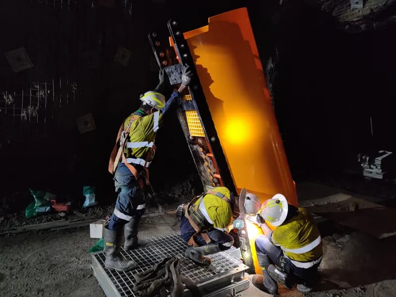 Escapeway workers in the mine