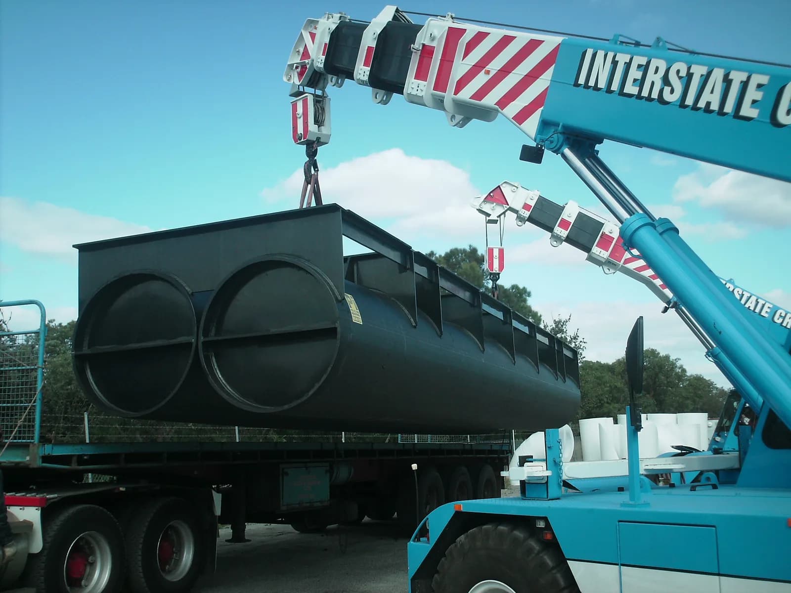 12 m HDPE pontoon barge — view 3