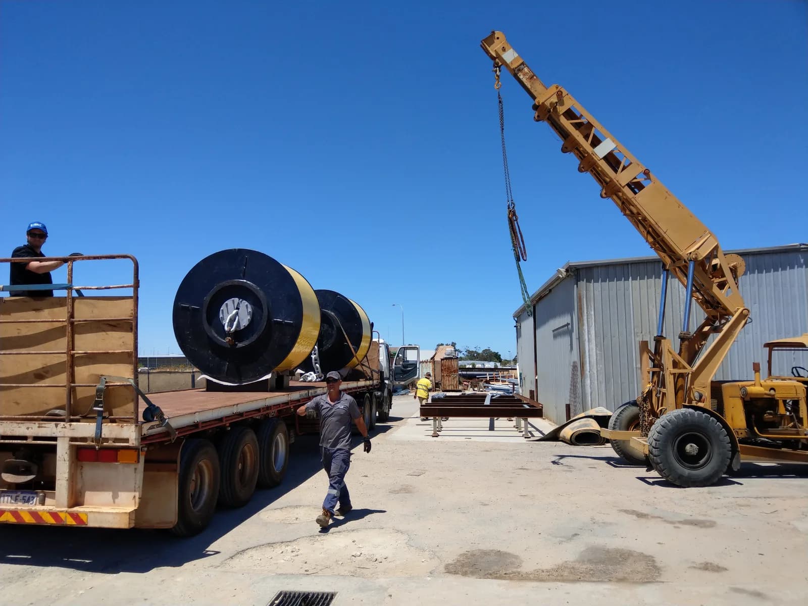 7-tonne HDPE pontoon flotation buoy — fabrication detail
