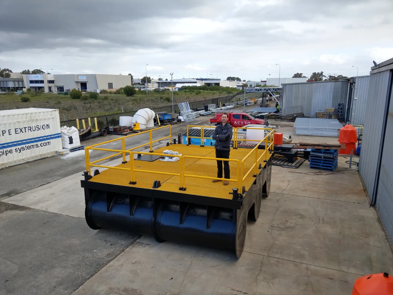 4.7 × 6 m modular pontoon — workshop fit-up