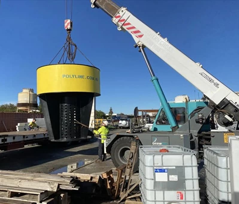 pump float lifted via crain
