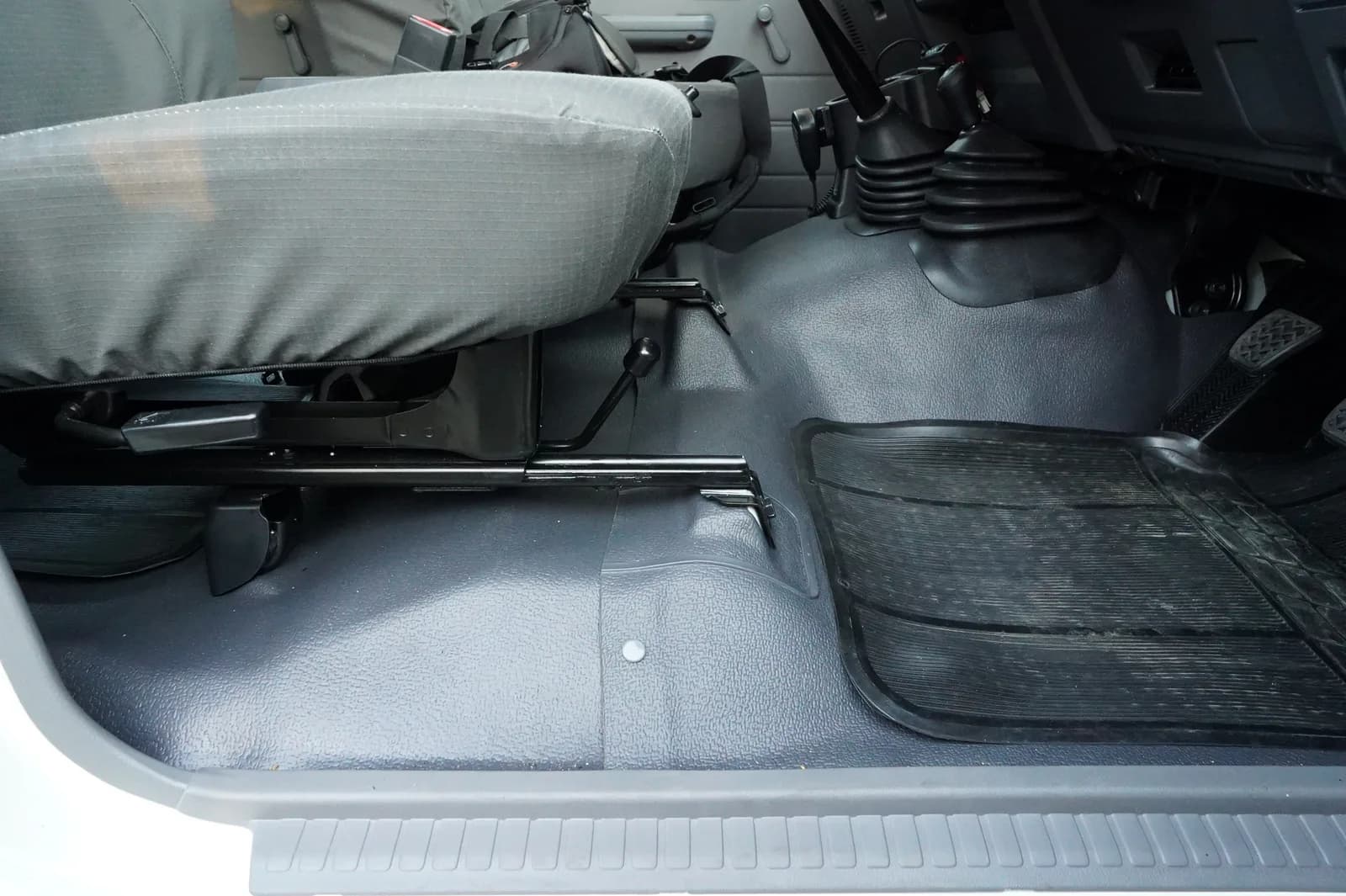HDPE under-seat protector — install view 14