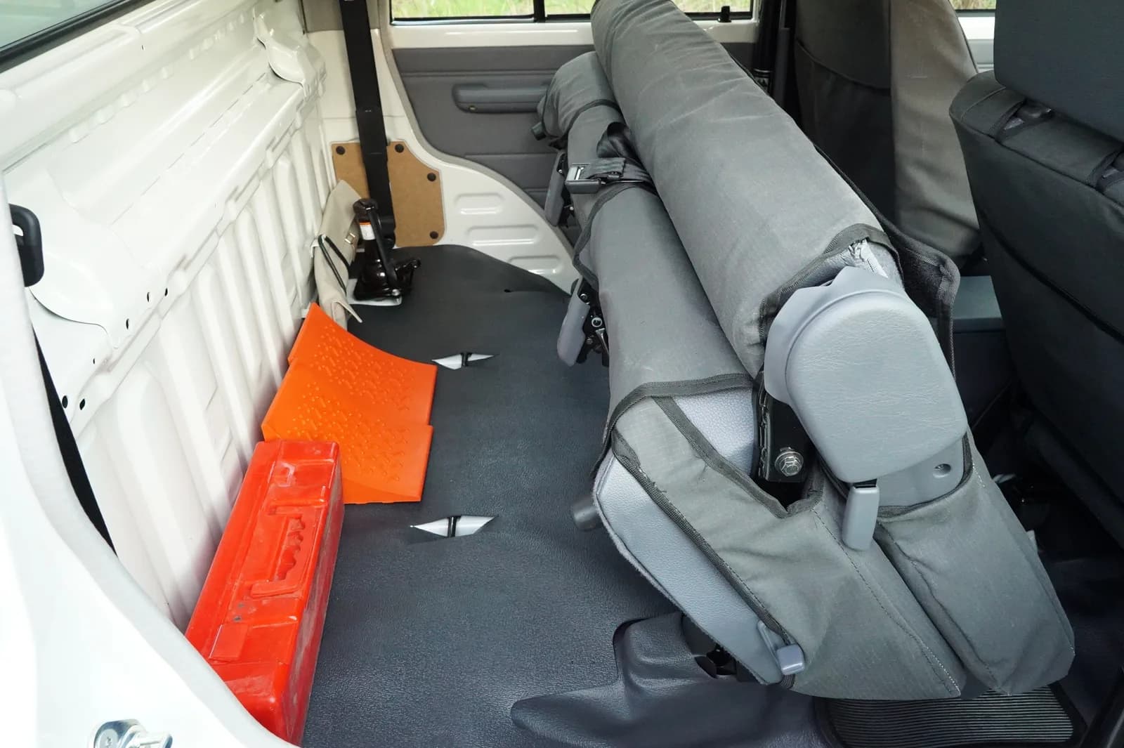 HDPE under-seat protector — install view 15